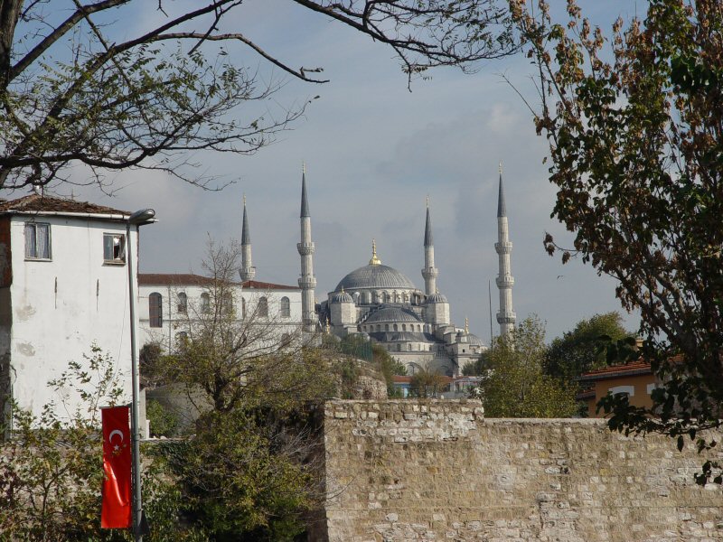 Viewpoint: Sea of Marmara and the Blue Mosque from the İstanbul seafront