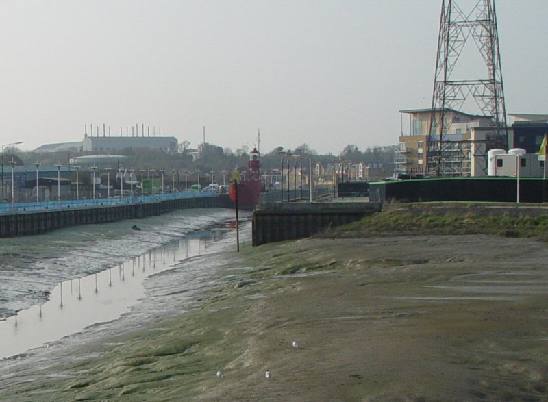 Viewpoint: The Hythe, Colchester at low tide [2]